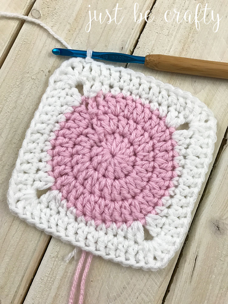 Circle to Square Granny Square Tutorial; Free pattern by Just Be Crafty!