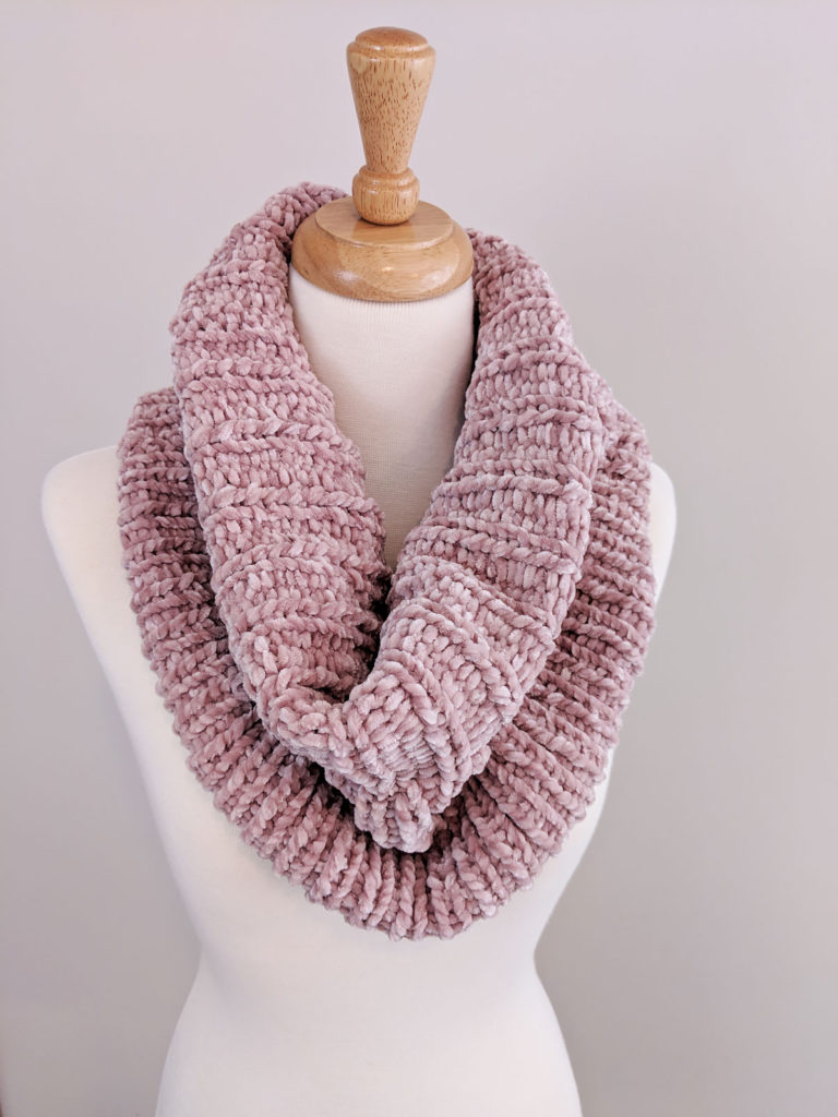 Ribbed Velvet Knit Cowl – Free Pattern