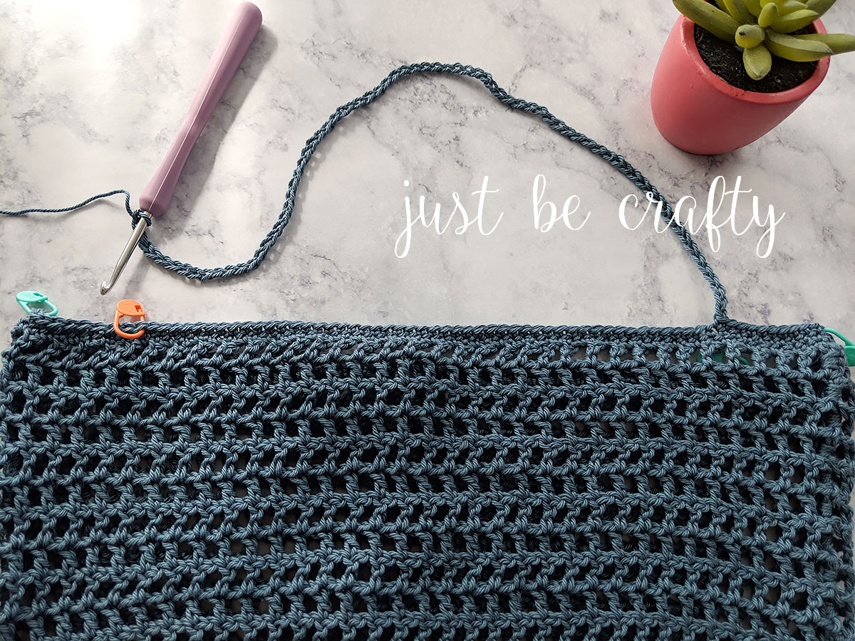 Veggie Stand Market Bag - Free crochet pattern by Just Be Crafty