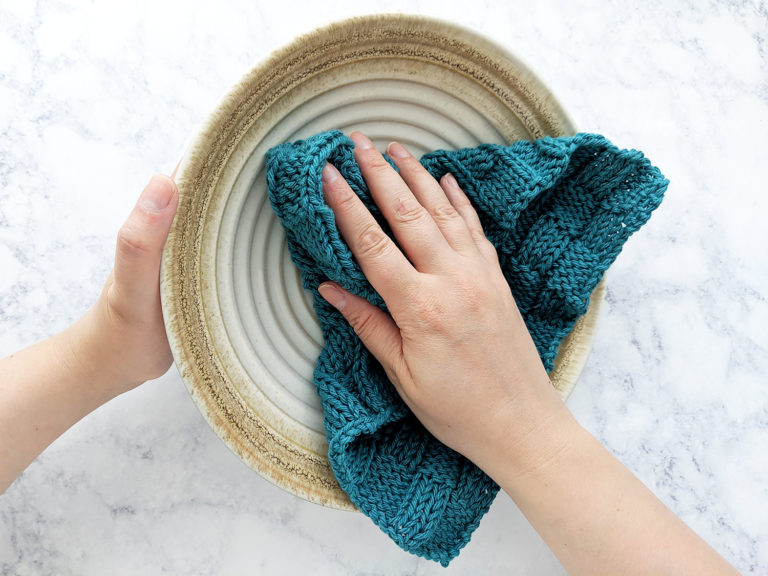 Checkered Waves Knitted Dishcloth Pattern & Video Tutorial