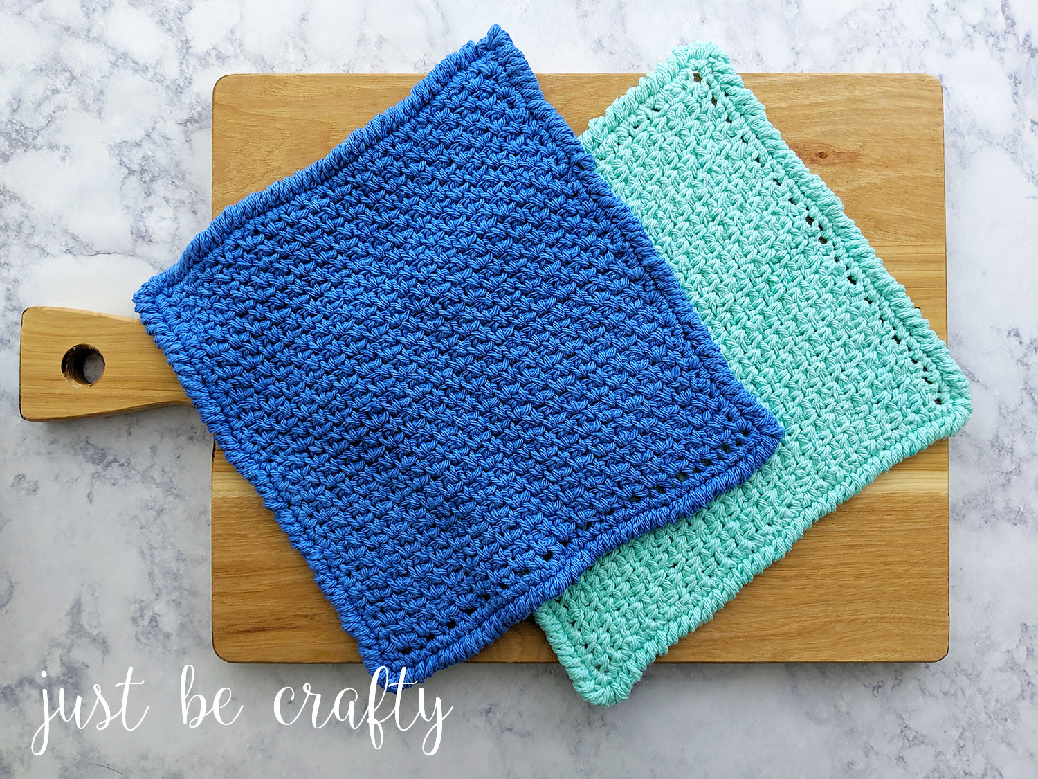 Moss Stitch Dishcloth | Free Pattern by Just Be Crafty