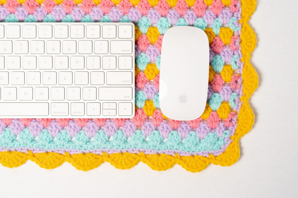 Crochet home decor desk mat