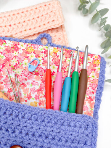 crochet hook holder with no sew fabric lining