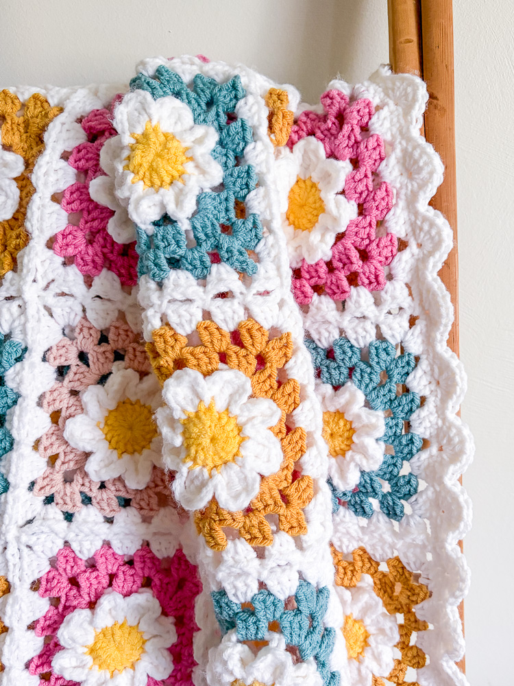Flower Granny Squares: A Free 3D Daisy Blanket Pattern!