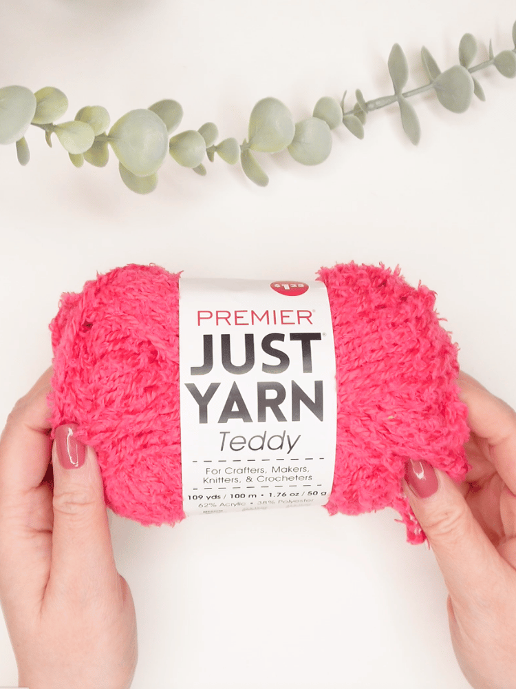 premier just yarn teddy close up shot
